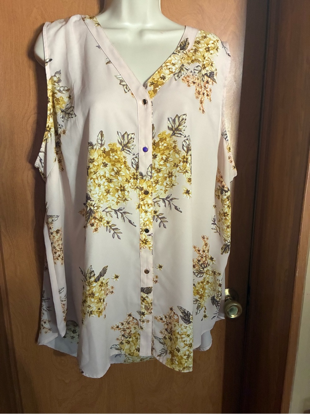 Maurices Blush Pink Sleeveless Floral Button-Front Top